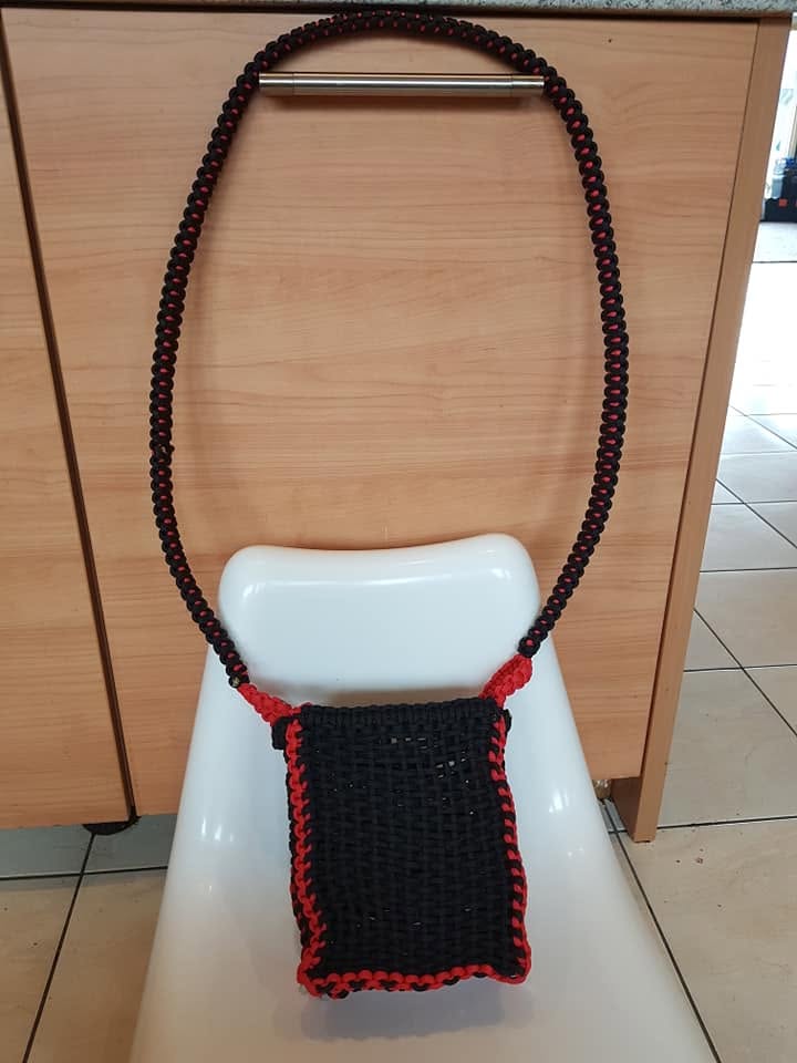 Sacoche tressée en paracorde